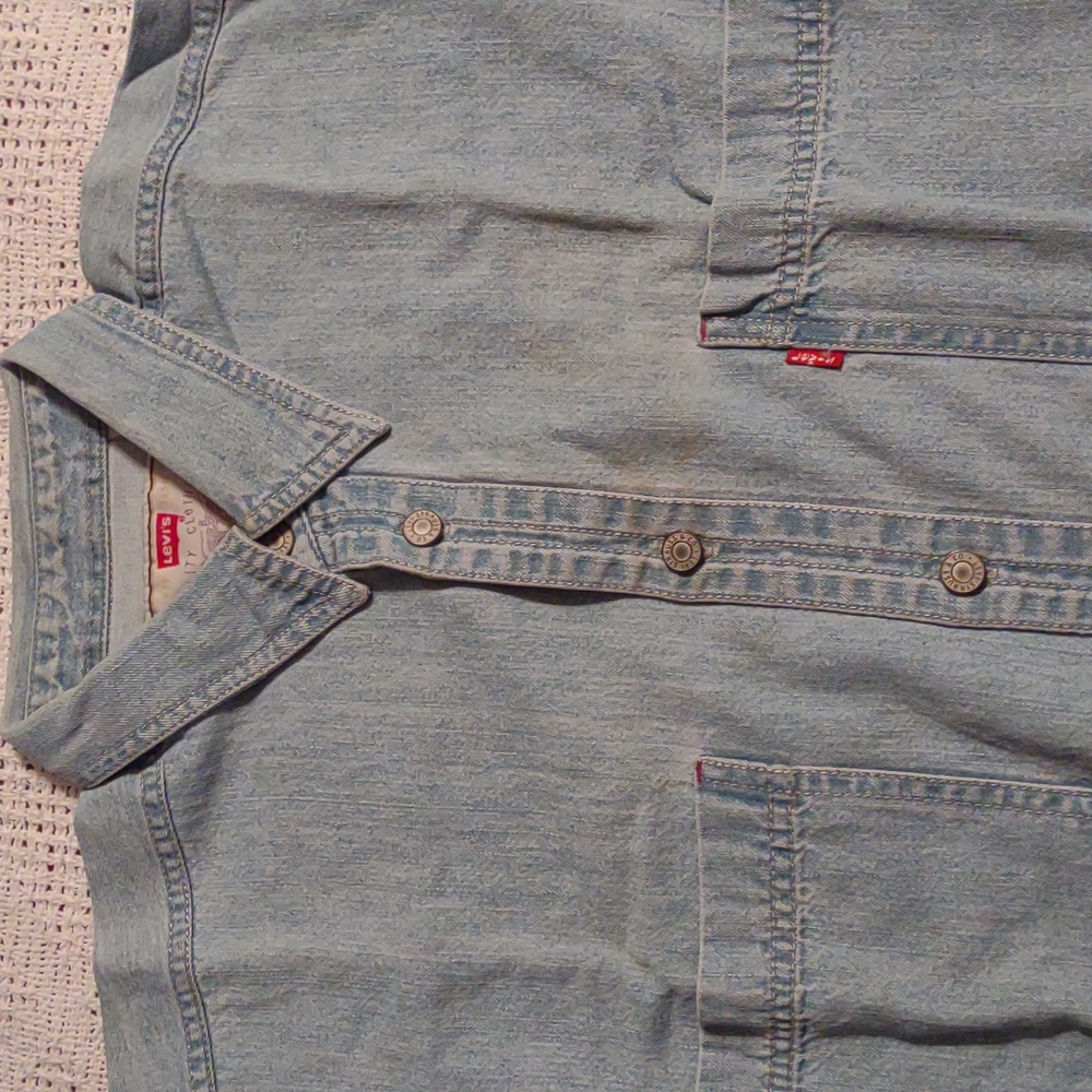 LEVI'S DENIM SHIRT